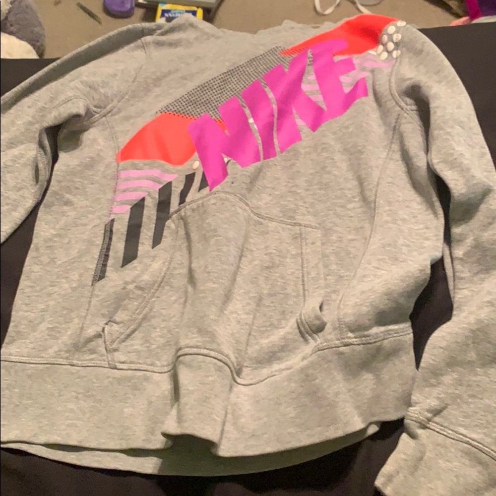 nike sweatshirt
